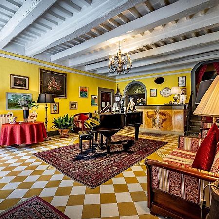 Antica Dimora Patrizia Hotel Montecarlo Bagian luar foto