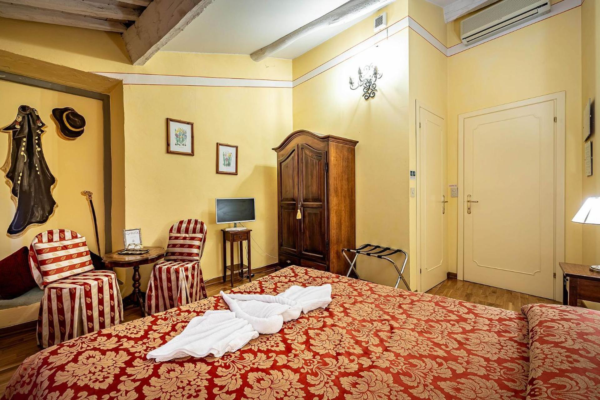 Antica Dimora Patrizia Hotel Montecarlo Bagian luar foto