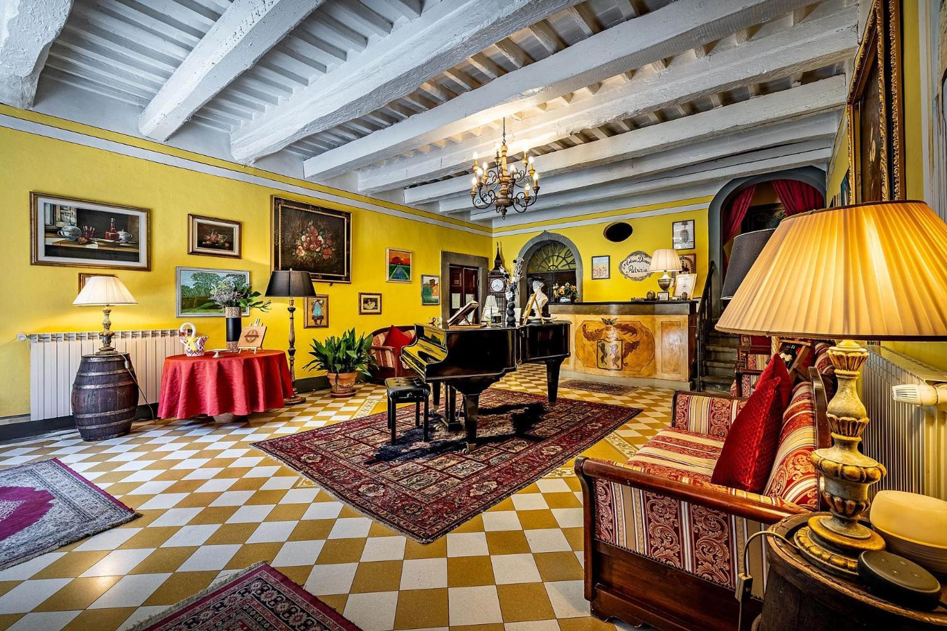 Antica Dimora Patrizia Hotel Montecarlo Bagian luar foto